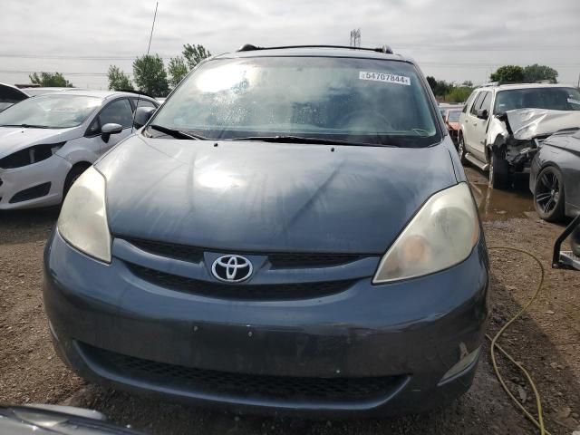 2010 Toyota Sienna XLE