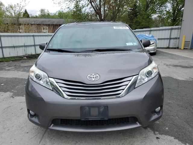 2016 Toyota Sienna XLE