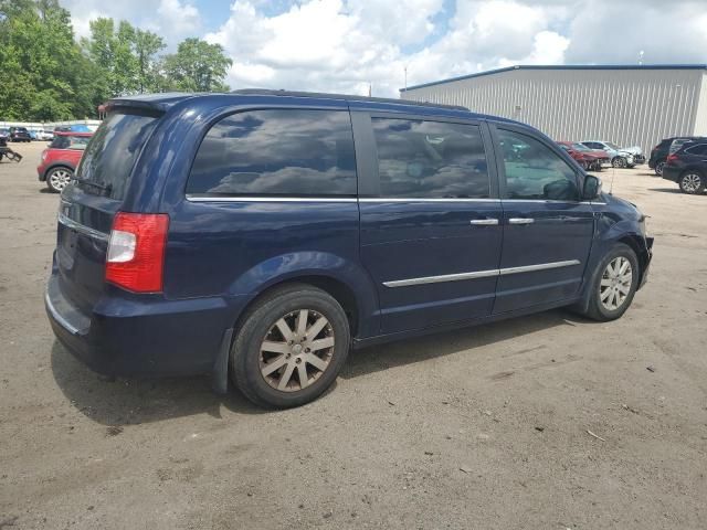 2012 Chrysler Town & Country Touring L