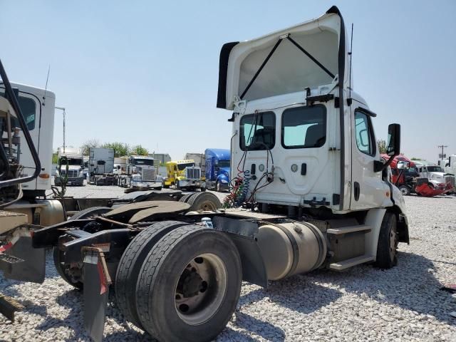 2017 Freightliner Cascadia 113