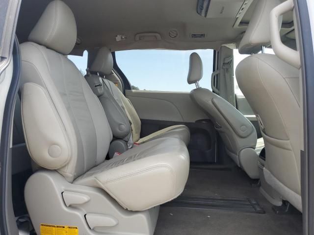 2014 Toyota Sienna XLE