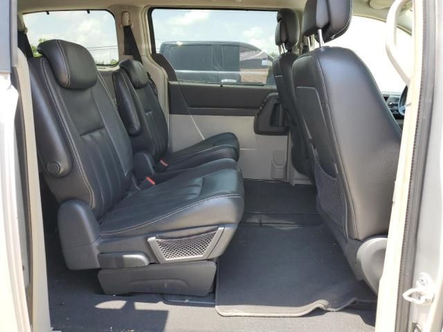 2010 Chrysler Town & Country Touring Plus