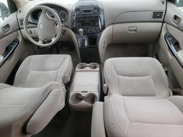 2005 Toyota Sienna CE