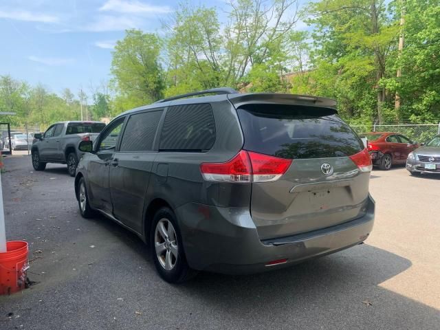 2013 Toyota Sienna LE