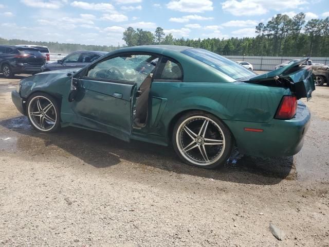 2000 Ford Mustang