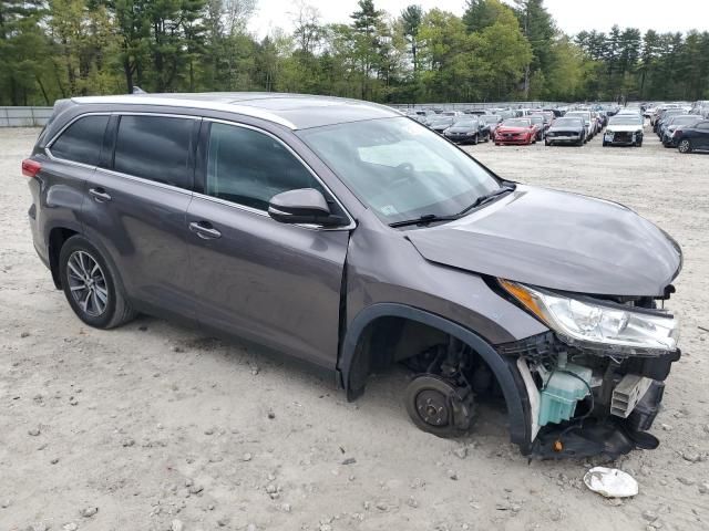 2019 Toyota Highlander SE