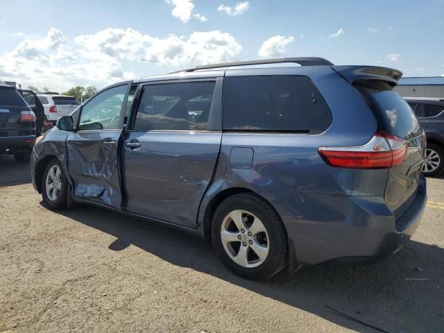 2017 Toyota Sienna LE