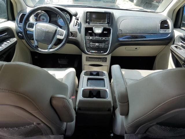 2013 Chrysler Town & Country Touring L