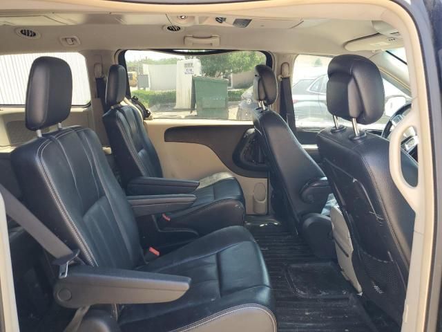 2014 Chrysler Town & Country Touring