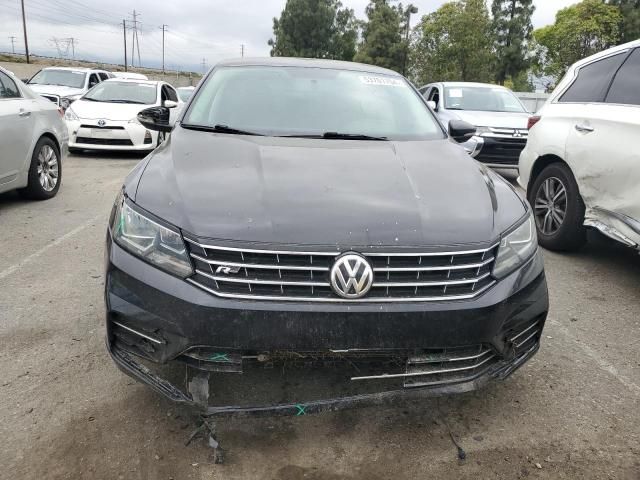 2017 Volkswagen Passat R-Line