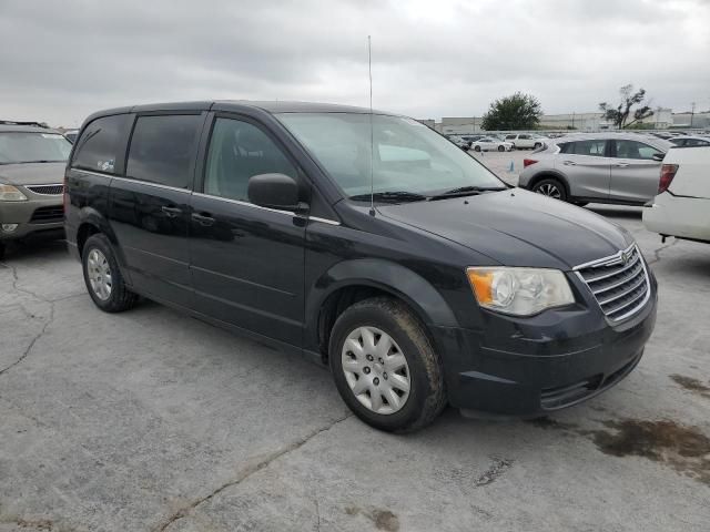 2009 Chrysler Town & Country LX