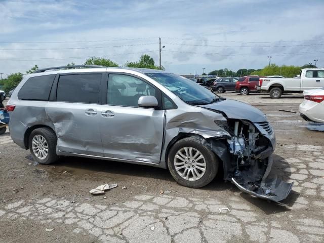 2016 Toyota Sienna XLE