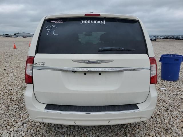 2013 Chrysler Town & Country Touring L