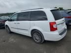 2014 Chrysler Town & Country Touring L