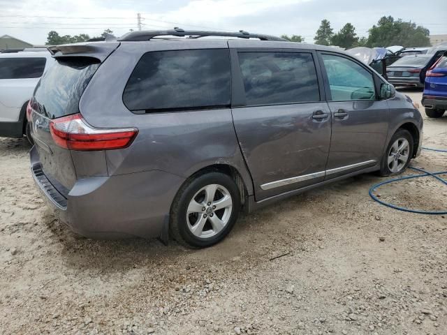 2020 Toyota Sienna LE