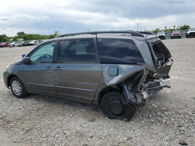 2004 Toyota Sienna CE