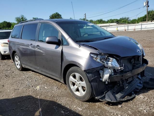 2014 Toyota Sienna LE