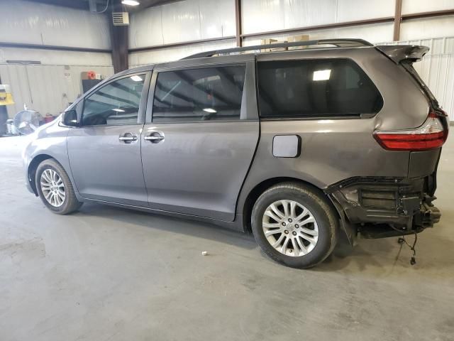 2017 Toyota Sienna XLE