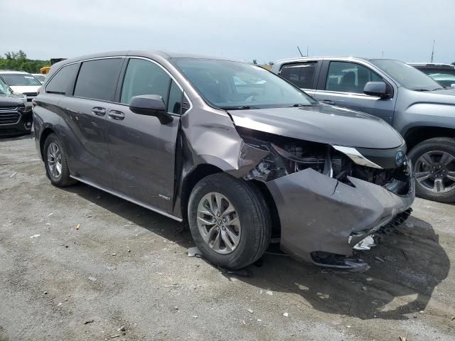 2021 Toyota Sienna LE