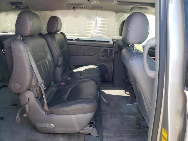 2005 Toyota Sienna XLE