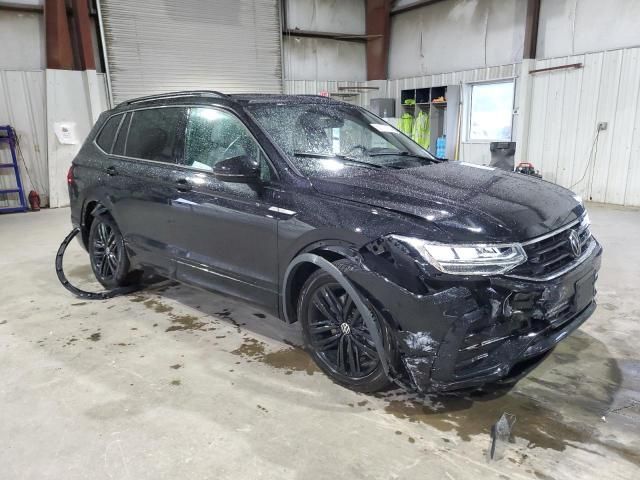 2022 Volkswagen Tiguan SE R-LINE Black