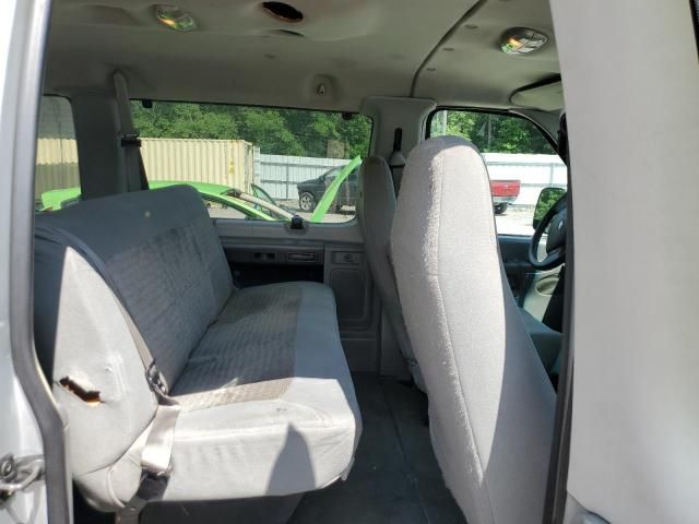 2005 Ford Econoline E350 Super Duty Wagon