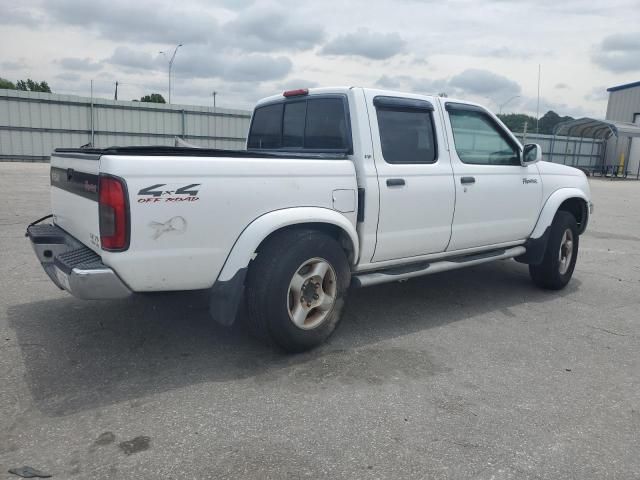 2000 Nissan Frontier Crew Cab XE