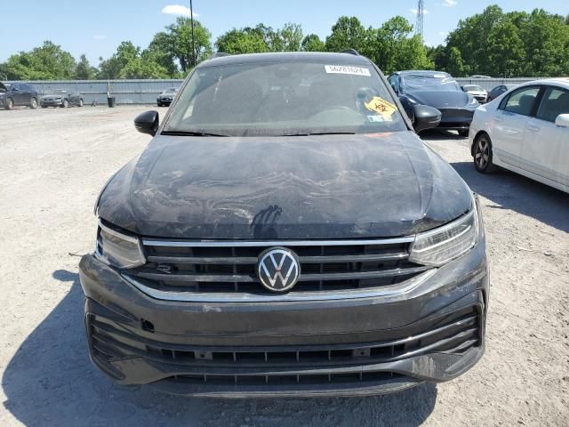 2023 Volkswagen Tiguan SE R-LINE Black