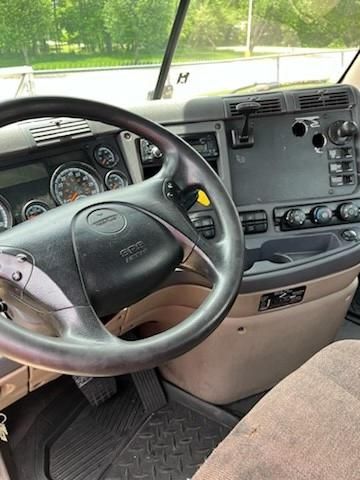 2017 Freightliner Cascadia 125