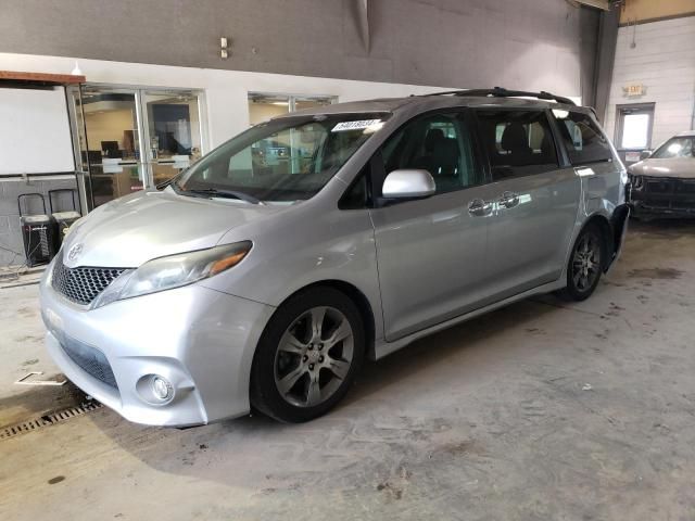 2015 Toyota Sienna Sport