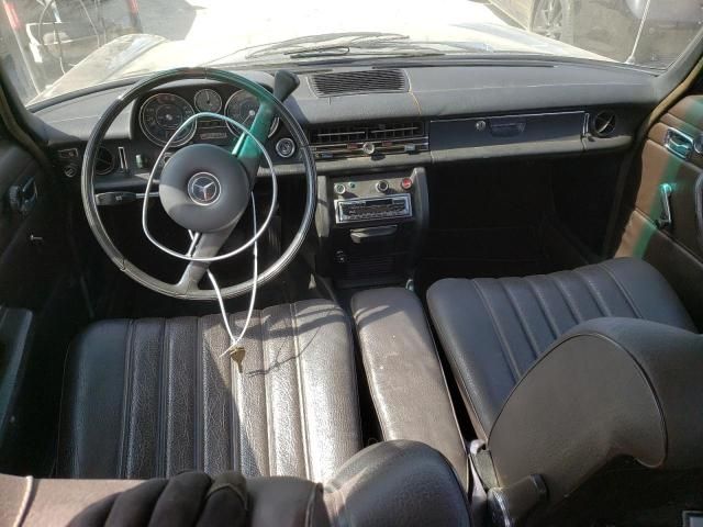 1972 Mercedes-Benz 220