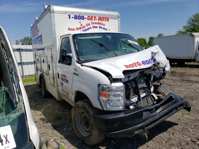 2018 Ford Econoline E350 Super Duty Cutaway Van