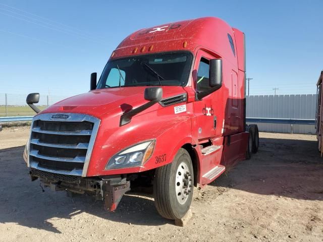 2020 Freightliner Cascadia 126