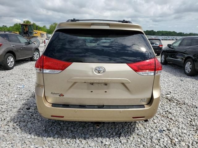 2014 Toyota Sienna XLE