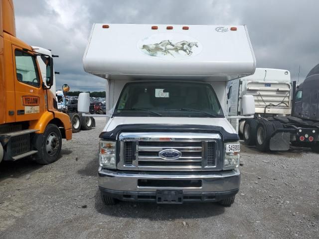 2011 Ford Econoline E450 Super Duty Cutaway Van