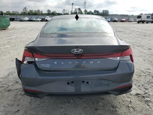 2023 Hyundai Elantra SE