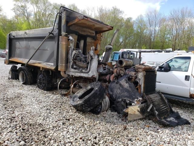 2005 Kenworth Construction T800