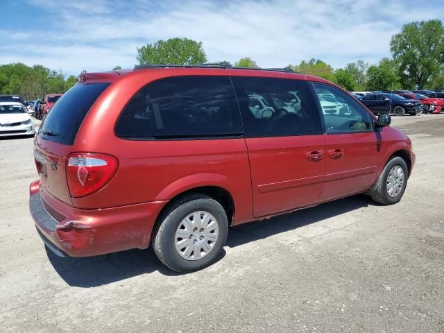 2005 Chrysler Town & Country LX