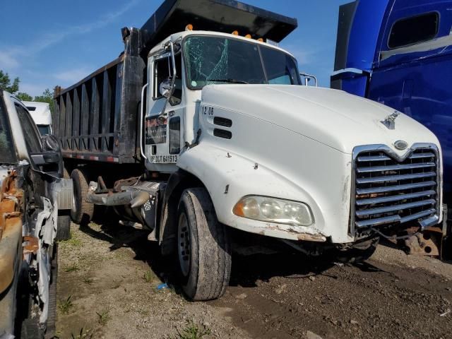 2007 Mack 600 CXN600