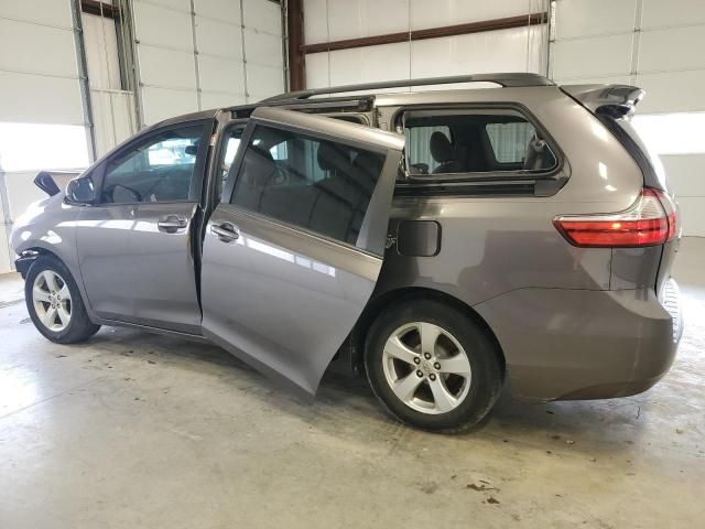 2016 Toyota Sienna LE