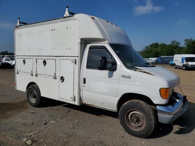 2005 Ford Econoline E350 Super Duty Cutaway Van