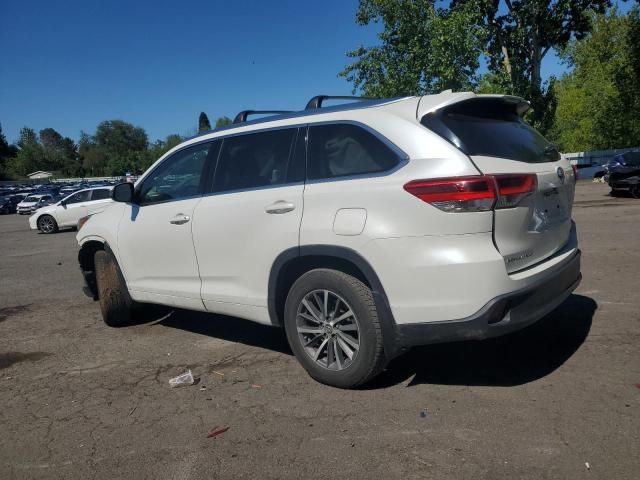 2017 Toyota Highlander SE