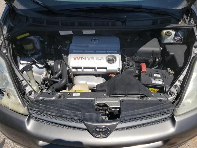 2005 Toyota Sienna XLE