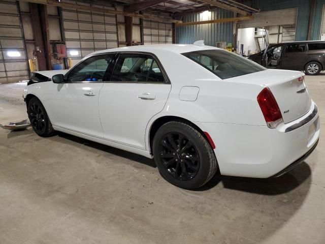 2018 Chrysler 300 Touring