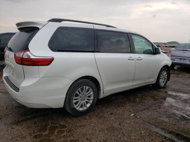 2017 Toyota Sienna XLE