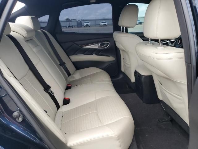 2015 Infiniti Q70 3.7