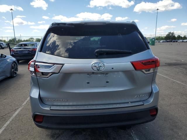 2017 Toyota Highlander SE