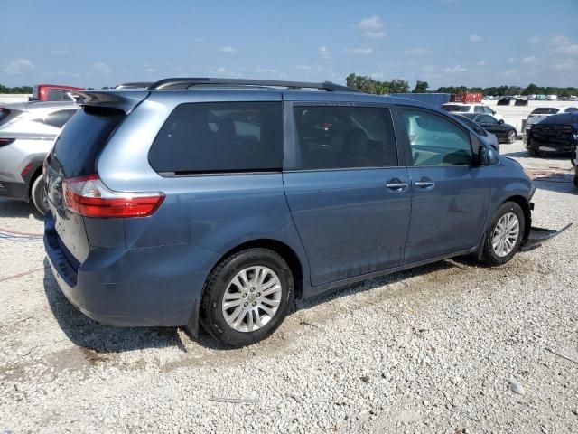 2017 Toyota Sienna XLE