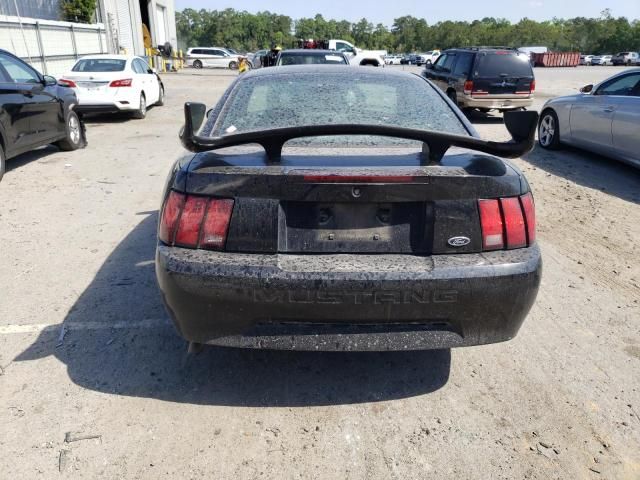 2000 Ford Mustang