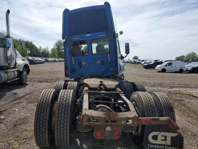 2013 Freightliner Cascadia 125